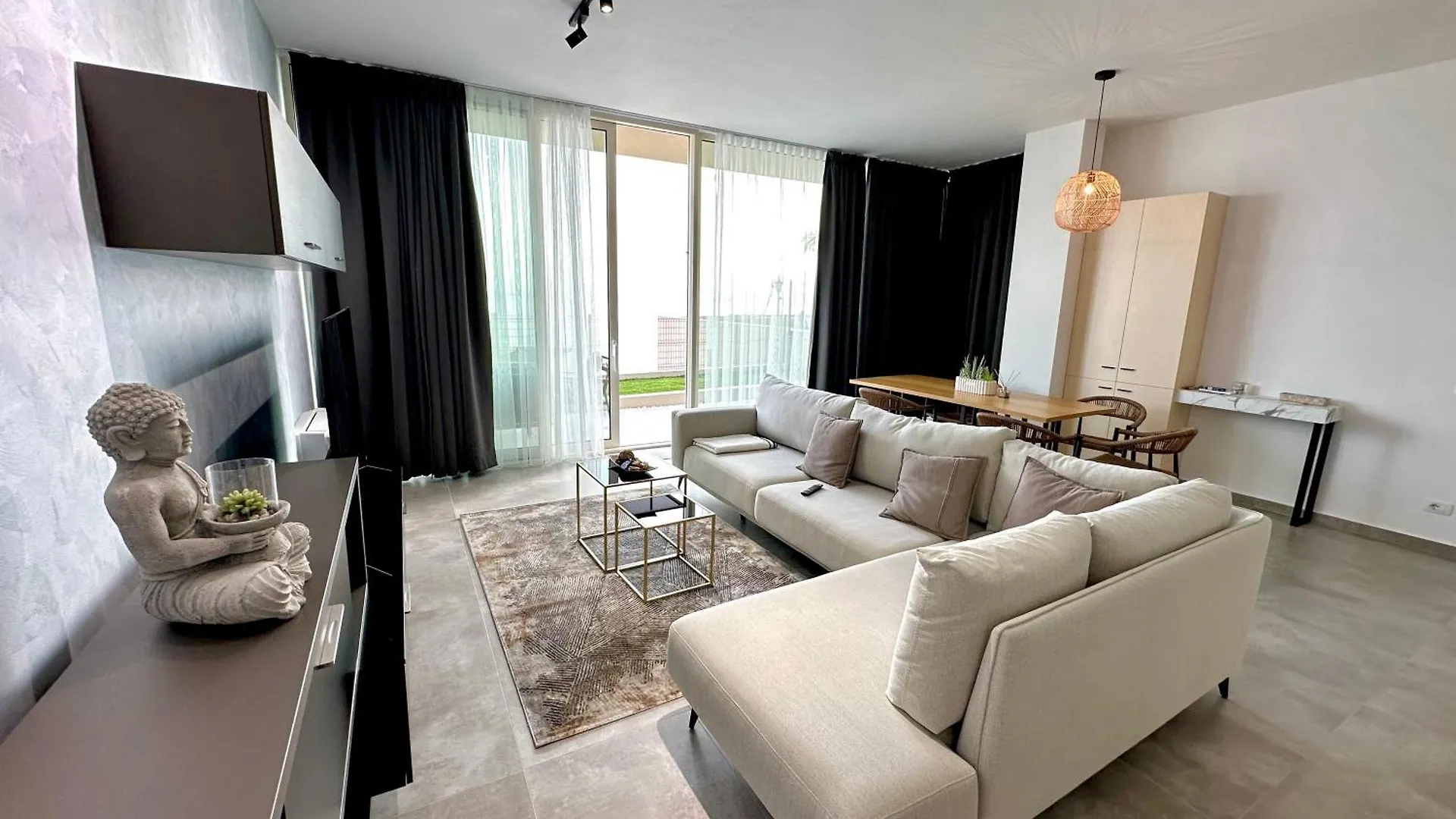 Queens Luxury Vila 111B Vlore 0*,  Albania