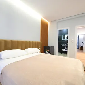 Ulcas Guest Huse Bed & Breakfast